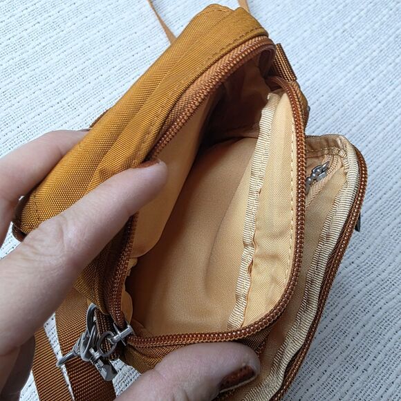 NWT Baggallini Globetrotter Mini Crossbody Tan Adjustable Travel Lightweight - Picture 16 of 16